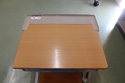 天板拡張くんが設置された机の写真2