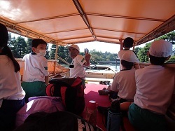 堀川遊覧船の乗る写真