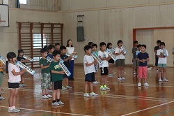 演奏する児童の写真３