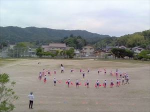 赤組の応援練習の写真です。