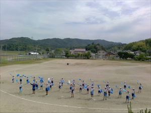 青組の応援練習の写真です。