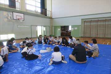 別の班が食べる様子