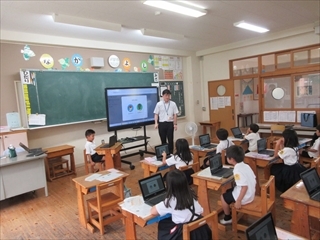 写真の撮り方を教わっています。