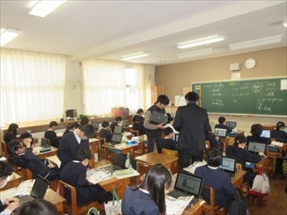 4年生の国語の授業の様子