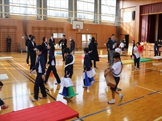 片付けをしています。