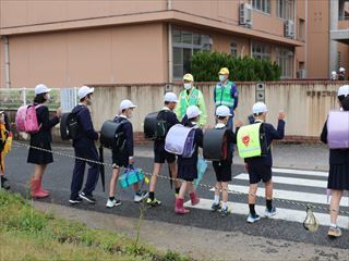 青色パトロール隊のみなさんにお世話になっています