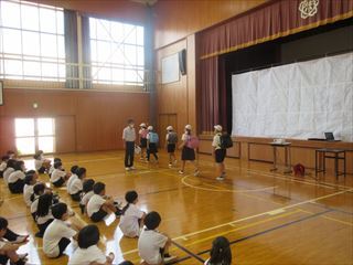 気持ちの良い挨拶の実演です