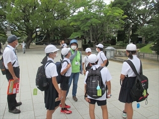 ガイドさんと平和公園探索