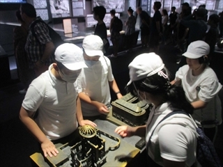 平和資料館見学