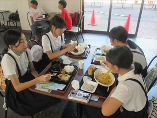 みろくの里で昼食