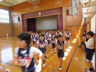 選手退場です。