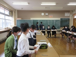 3年児童が発表しています。
