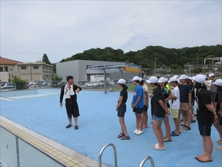 やり方を聞いています。