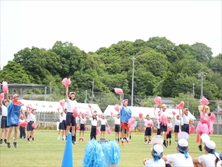 赤組の応援合戦です。