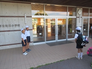 結団式の司会者です。