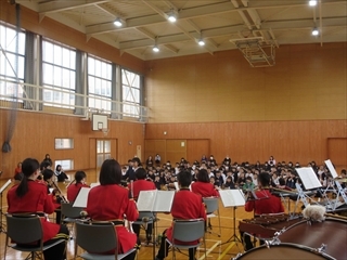 アンコールでは、指揮に挑戦しました。