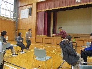 体験をしながら学んでいます。