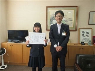担当の方と記念撮影です。