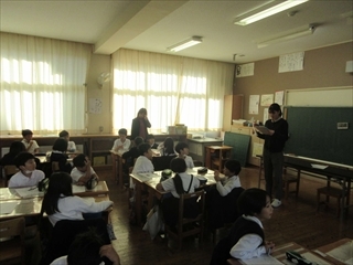 3年の学活の授業です。