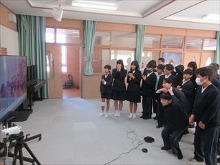 最後に挨拶をしています。