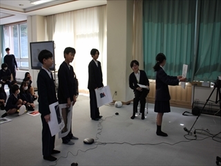 社日小ではやっているものを説明しています。
