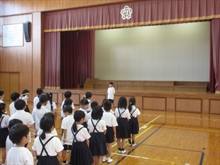 集会委員の最初のあいさつです。