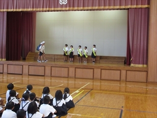 集会委員による劇です。
