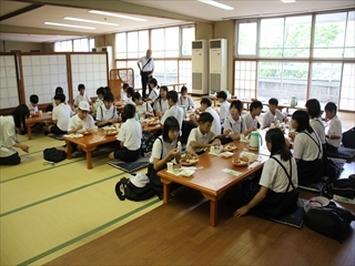 みろくの里で昼食