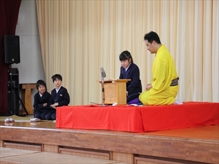 講談で自己紹介に挑戦中です。