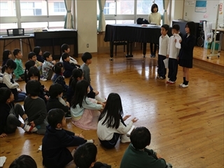 はじめの会の様子です。