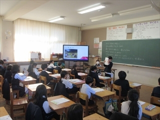 2年生の生活の授業です。