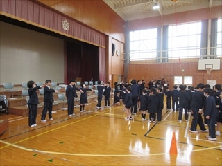〇×クイズをしています。