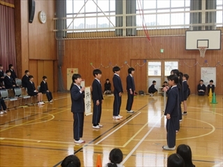 6年生からバトンを渡します。