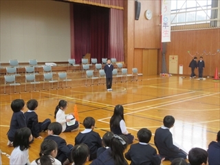 １から4年にお礼を言っています。