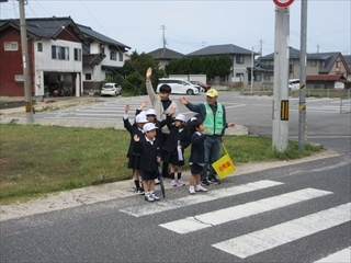 しっかり左右を確認します。