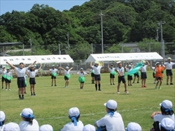 緑組の応援合戦です
