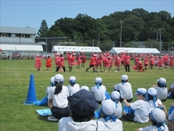 赤組の応援合戦です