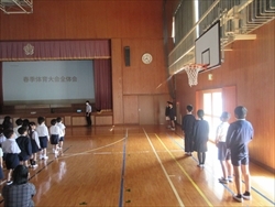 進行役の6年生です