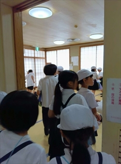 和室を見ています。