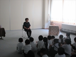 日本の昔話を聞いています