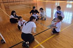 けん７