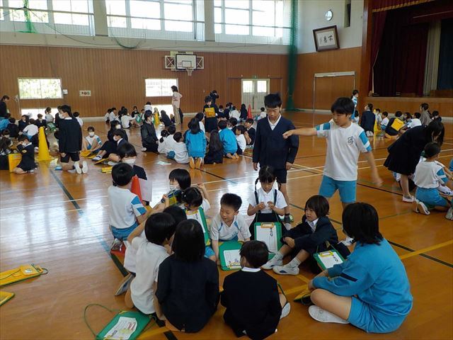 なかよし班ごとに活動です