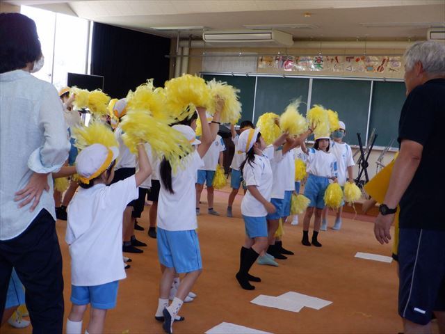 黄組みの応援練習の様子です
