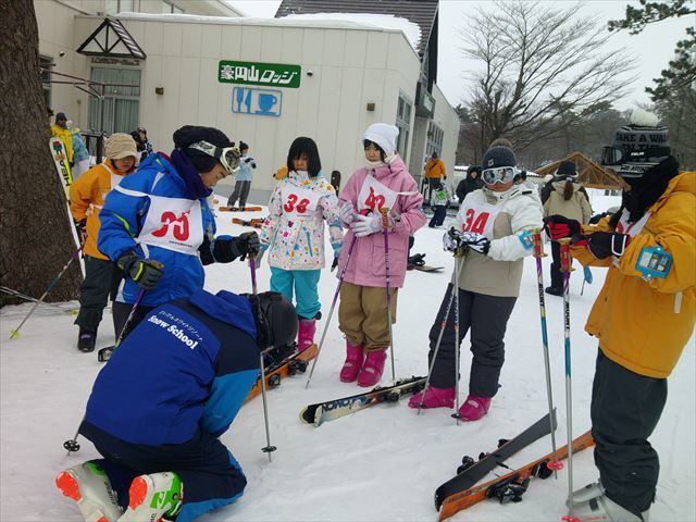ストックの持ち方は…。