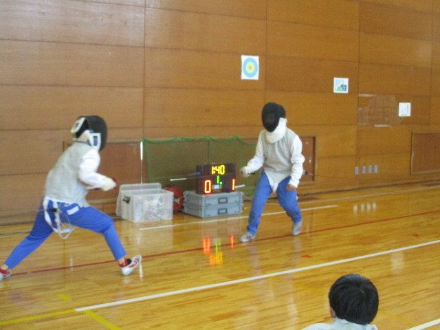 フェンシング３