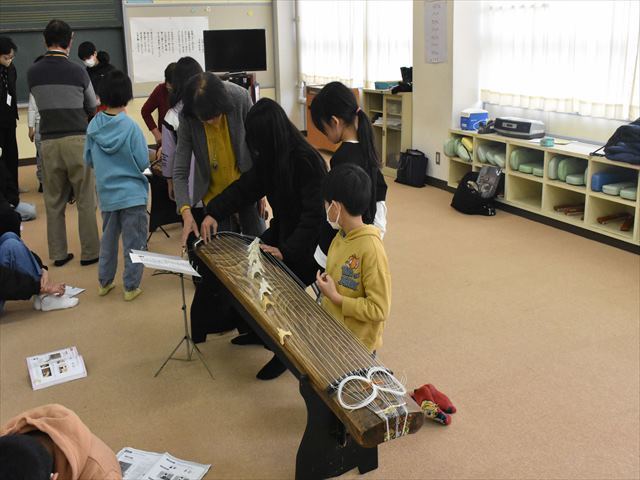 箏の学習風景