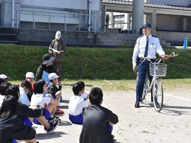 駐在所の方から