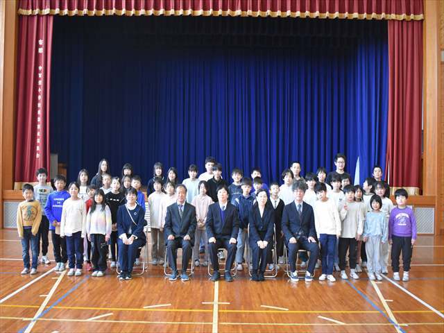 離退任職員と児童