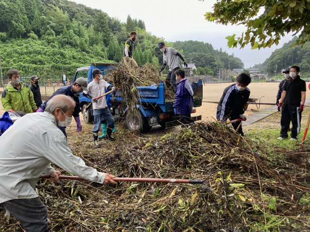 トラックへの積み込み