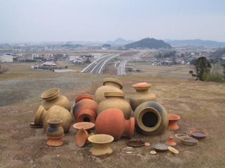 古代出雲王陵の丘の写真